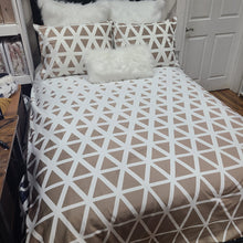 Load image into Gallery viewer, The Taj