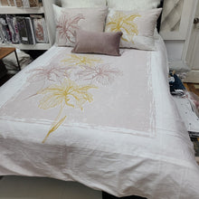 Load image into Gallery viewer, The Dahlia