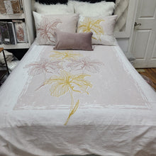 Load image into Gallery viewer, The Dahlia