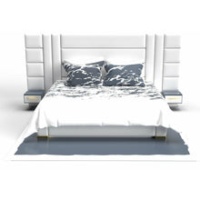 Load image into Gallery viewer, The Vanderbilt