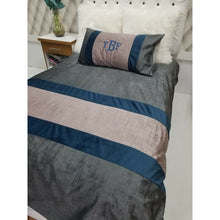 Load image into Gallery viewer, Custom Concept 548