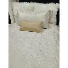 Load image into Gallery viewer, The Gilden