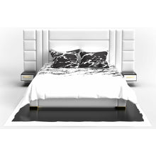 Load image into Gallery viewer, The Vanderbilt