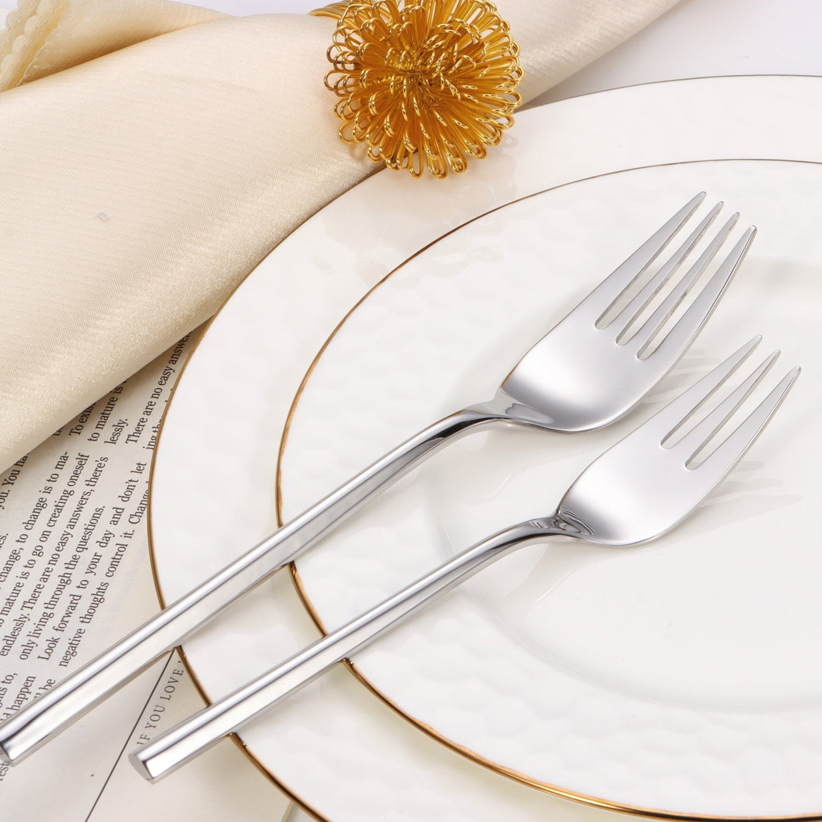 20 pc flatware set - Silver - Modern Tri-Angled Handle