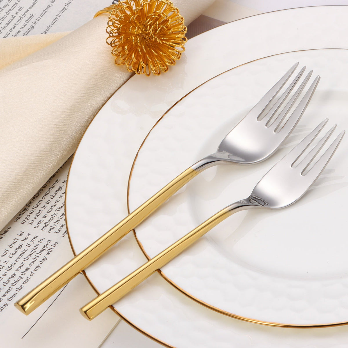 20 pc flatware set - Silver - Modern Tri-Angled Handle