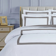 Load image into Gallery viewer, Classic Hotel White/Taupe
