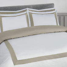 Load image into Gallery viewer, Corsica White/Taupe

