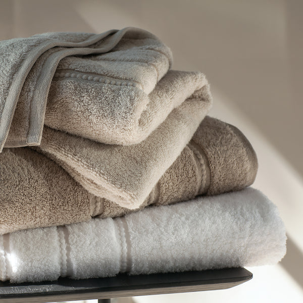 Lightweight Bath Towel – Air Cotton™, Soft & Highly Absorbent Brazilian Cotton by Veluda