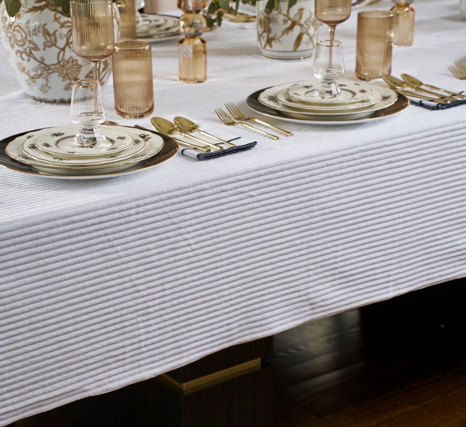 The Lisbon Ribbed Velvet Tablecloth