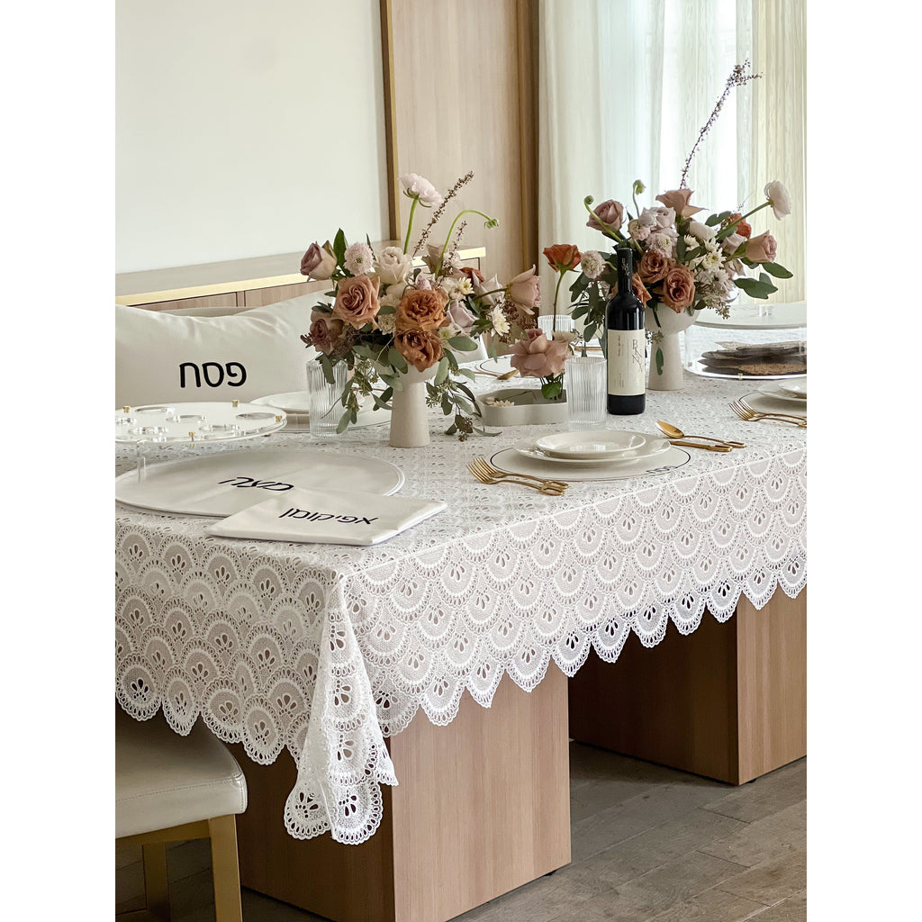 Pendant Lace Tablecloth