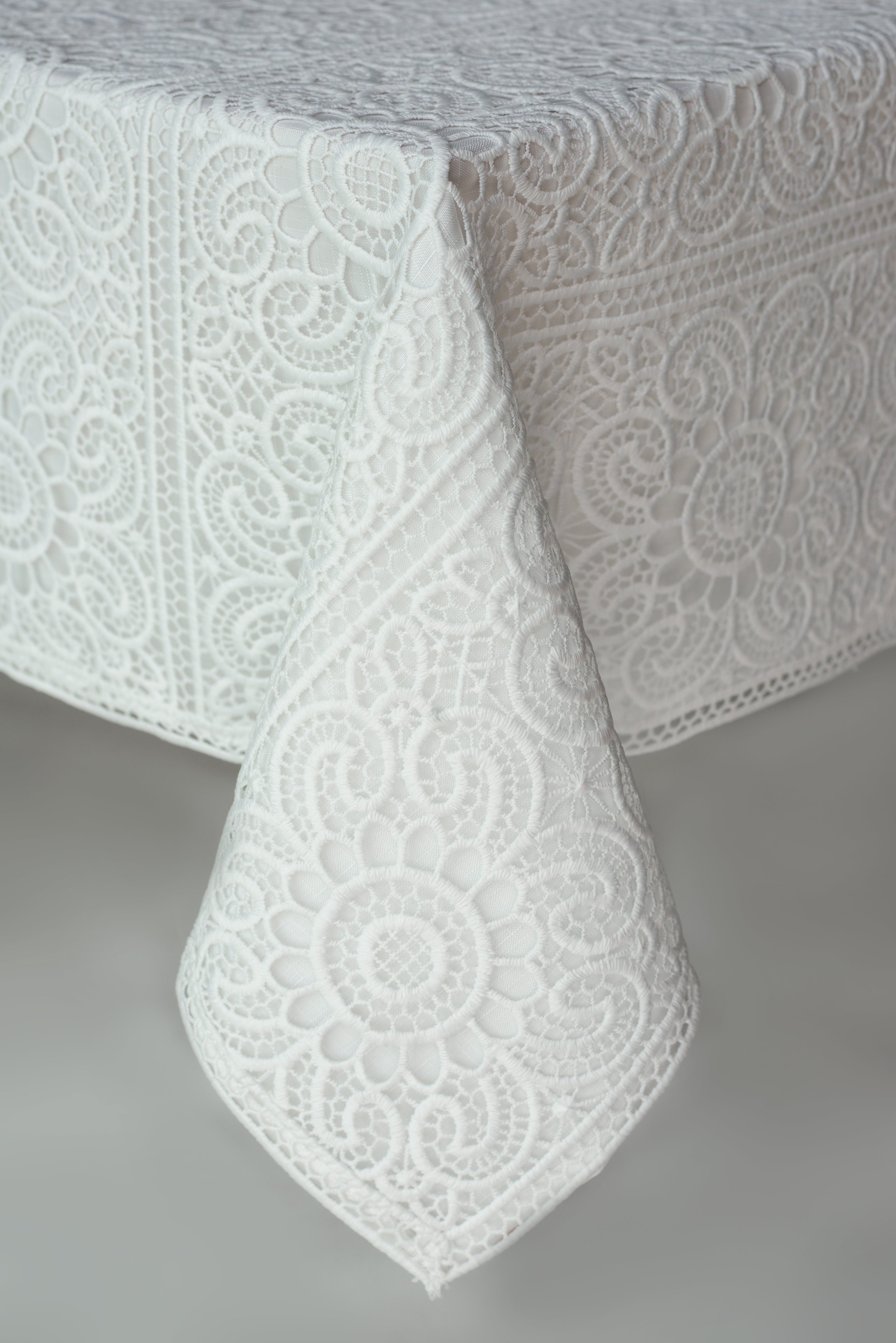 The Rosette White Lace Tablecloth