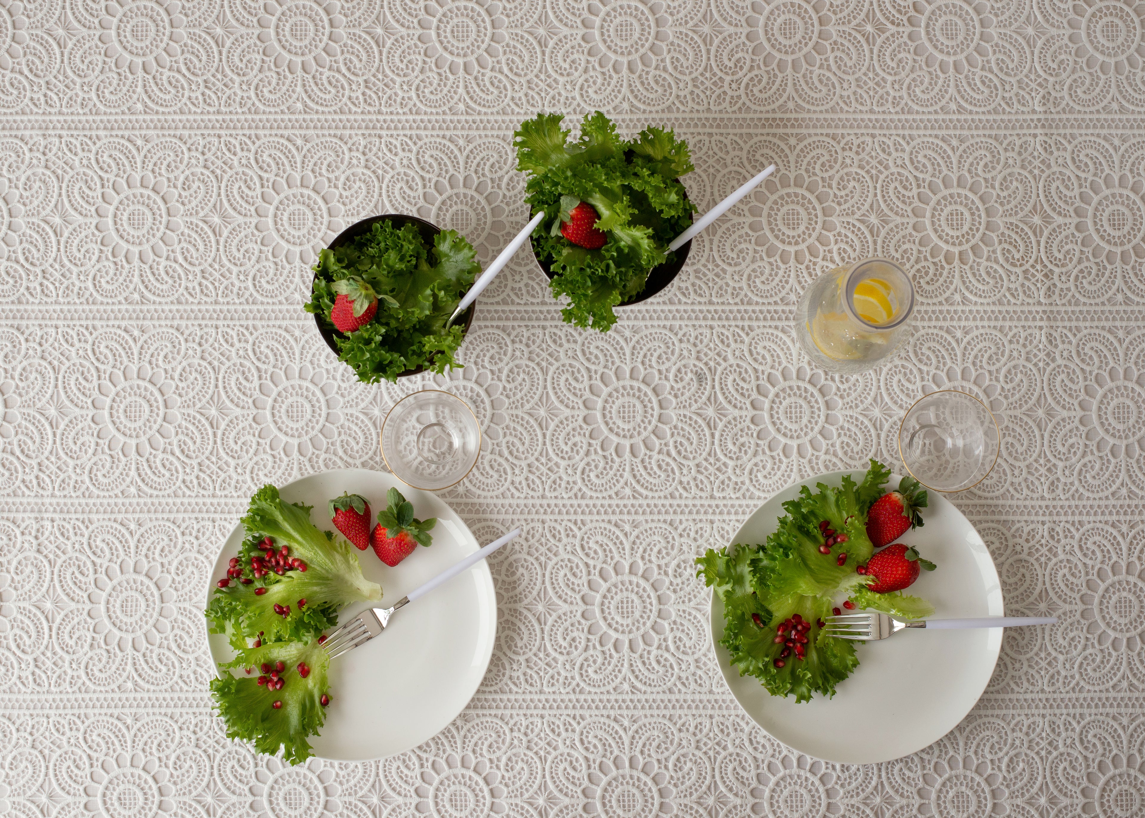 The Rosette White Lace Tablecloth