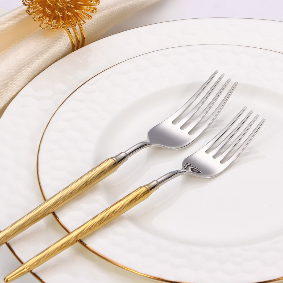 20 pc flatware set with Half Textured Handle