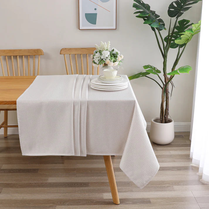 Jacquard Hudson Gold Tablecloth