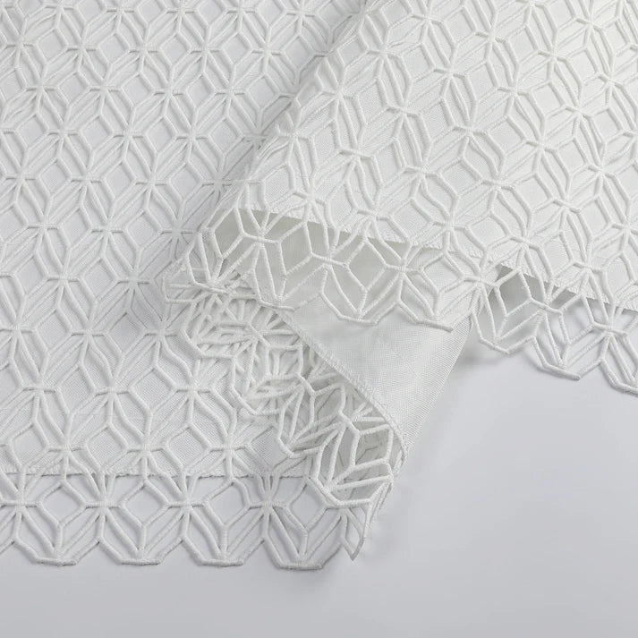 White Lace Matelasse Lined Tablecloth