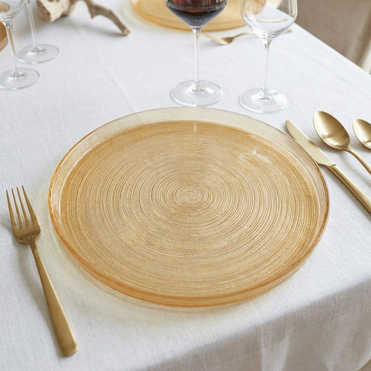 Set of 4 Chargers with Up Wall and Gold Rim