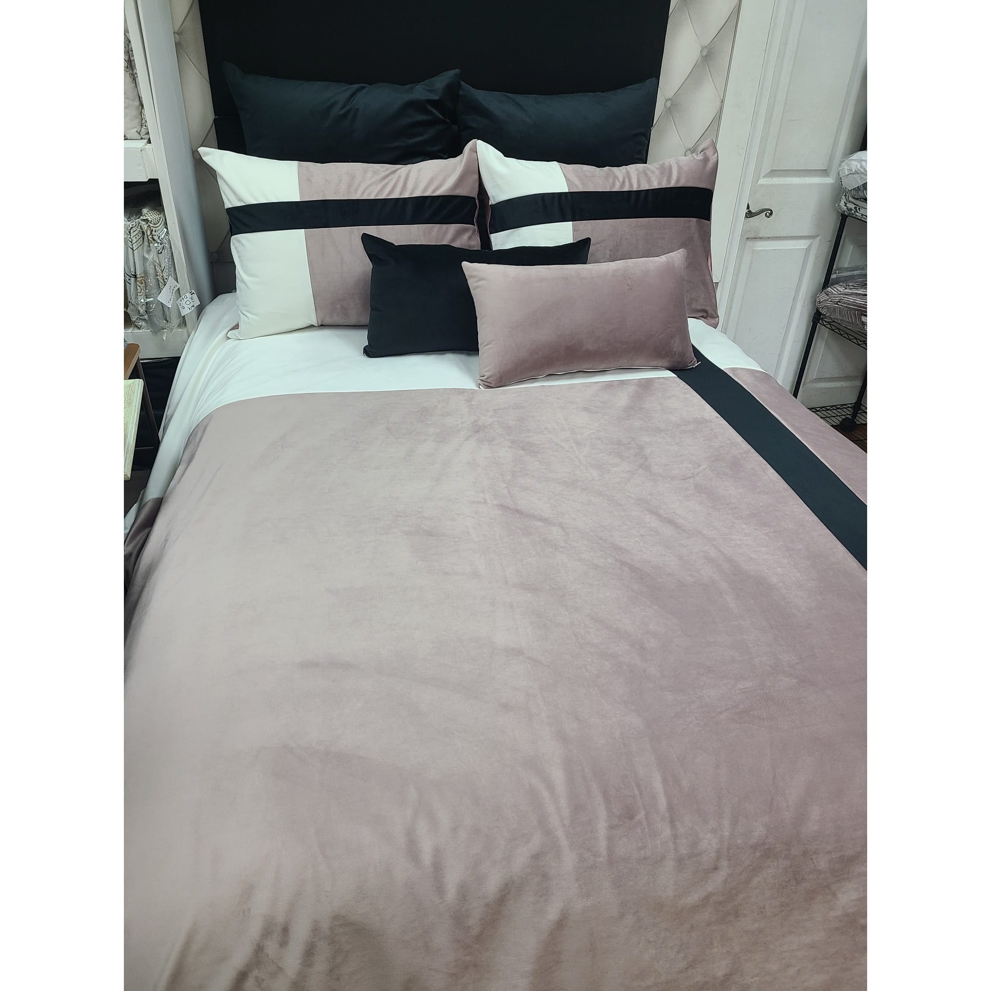 Custom Concept 650 Duvet Cover Bedding Set