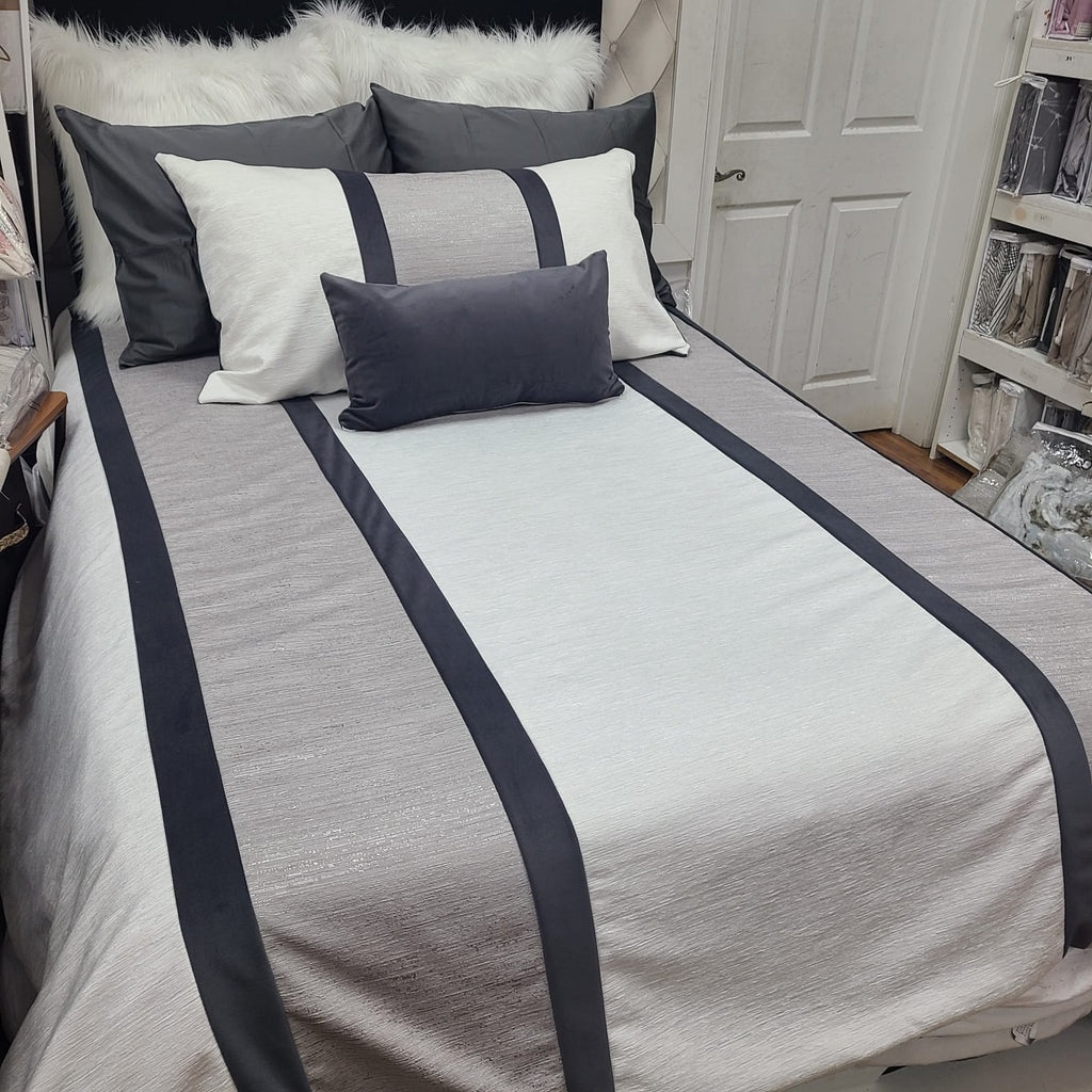 Custom Concept 677 Duvet Cover Bedding Set