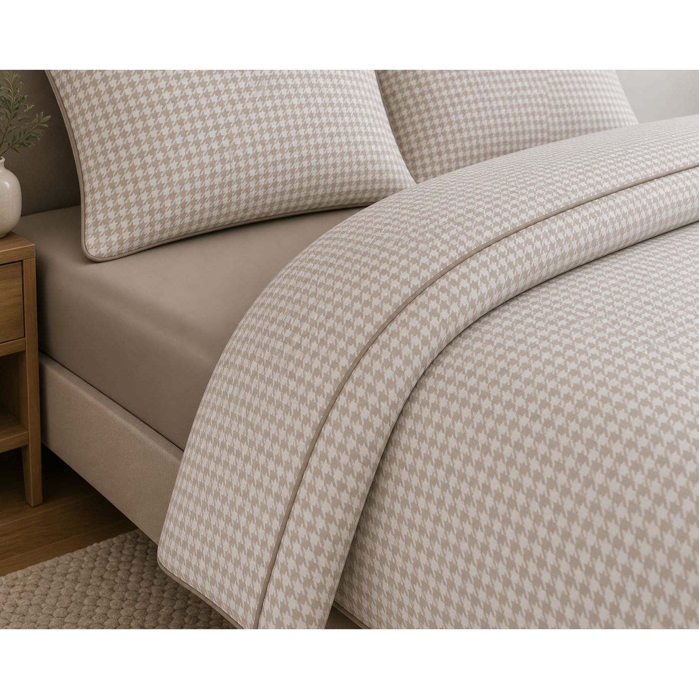 The Houndstooth Deluxe Duvet Cover Bedding Set