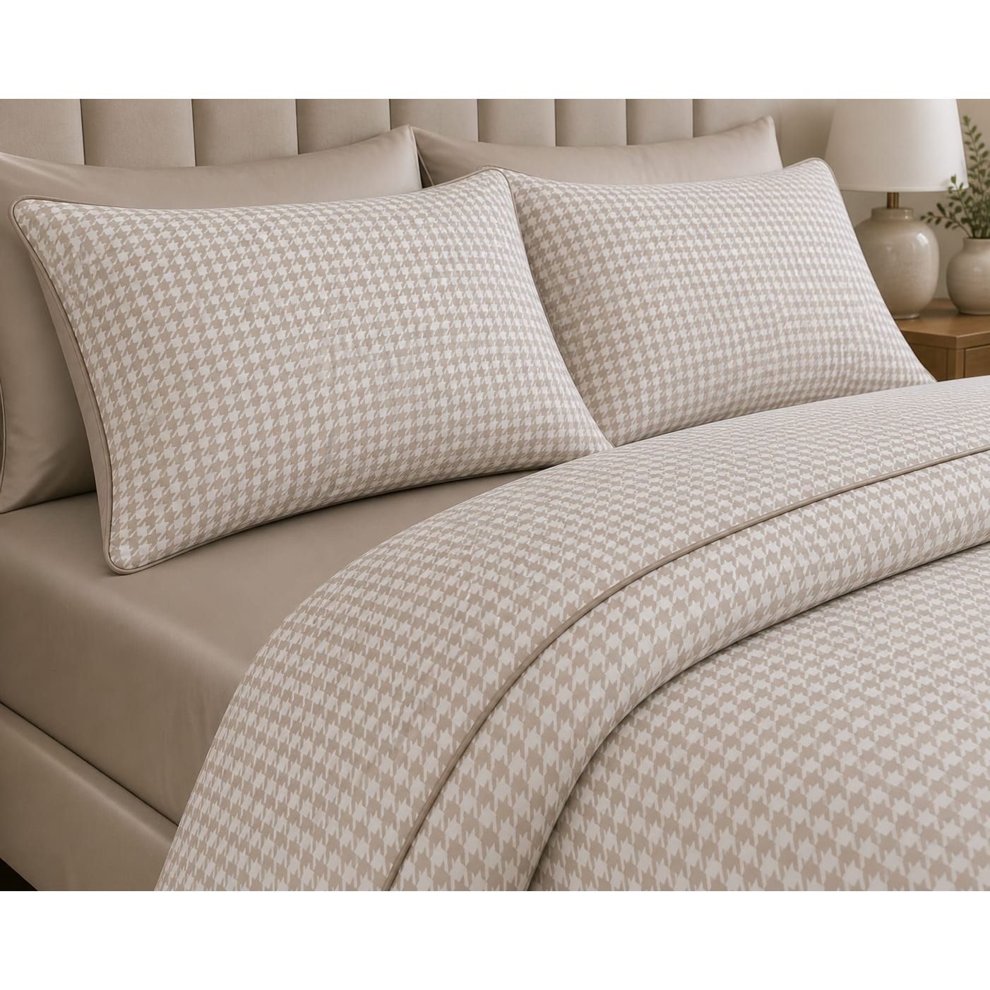 The Houndstooth Deluxe Duvet Cover Bedding Set