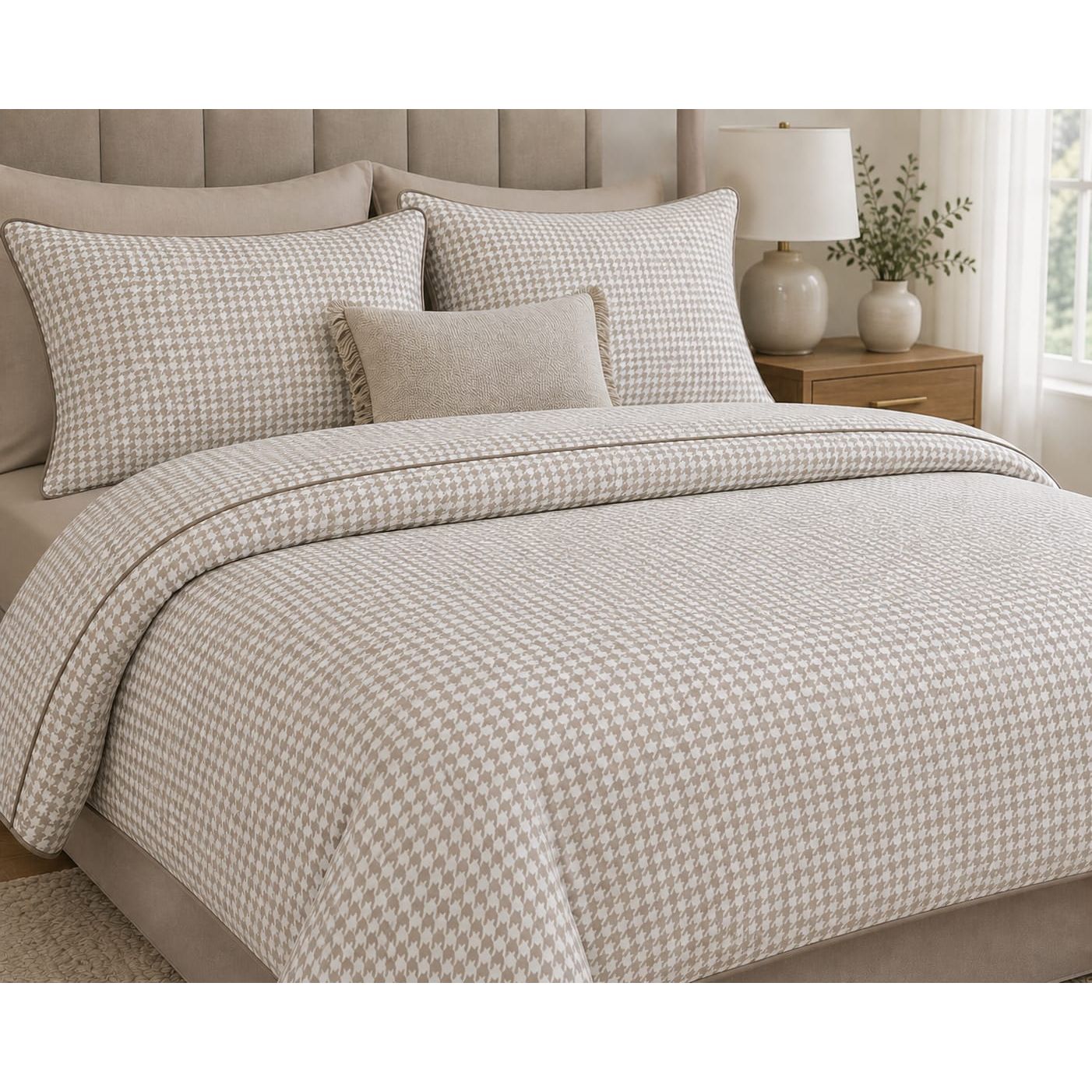 The Houndstooth Deluxe Duvet Cover Bedding Set