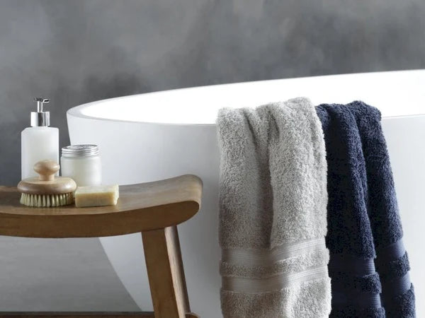 Premium Egyptian Cotton Bath Towel – Plush, Soft & Exceptionally Absorbent by Veluda
