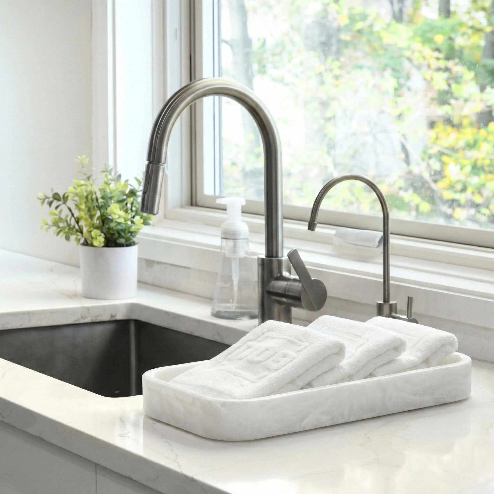 Resin Pesach Towel Tray Set