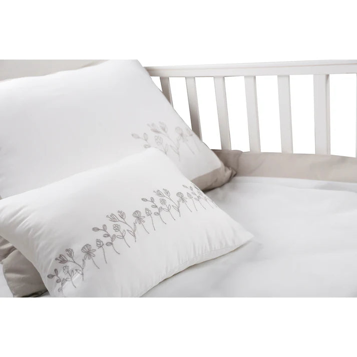 Hotel Collection in White/Baby Grey