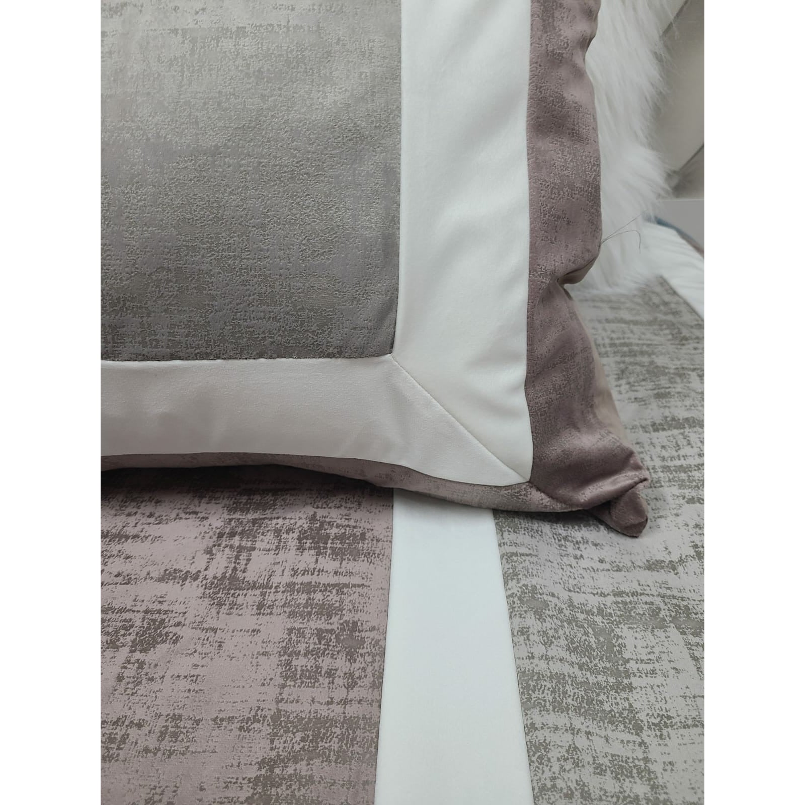 Custom Concept 570 Duvet Cover Bedding Set